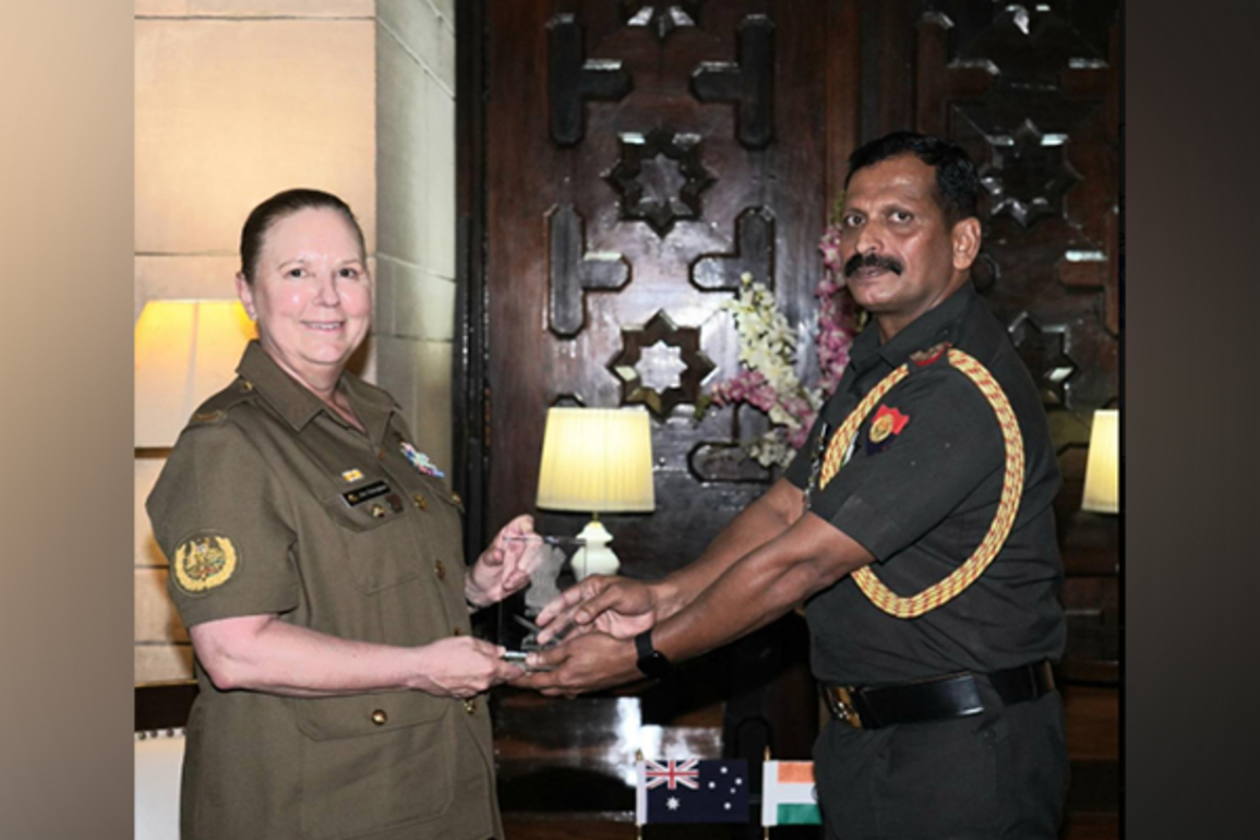 Indian Subedar Major, Australian Regimental Sergeant Major discuss junior leadership, troop challenges