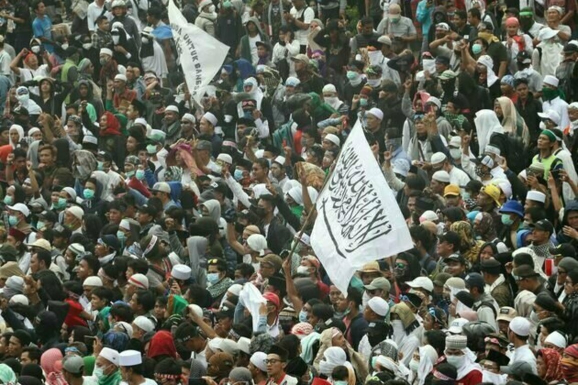 Politisasi agama: Bagaimana elite menyalahgunakan simbol spiritual untuk mengendalikan opini publik