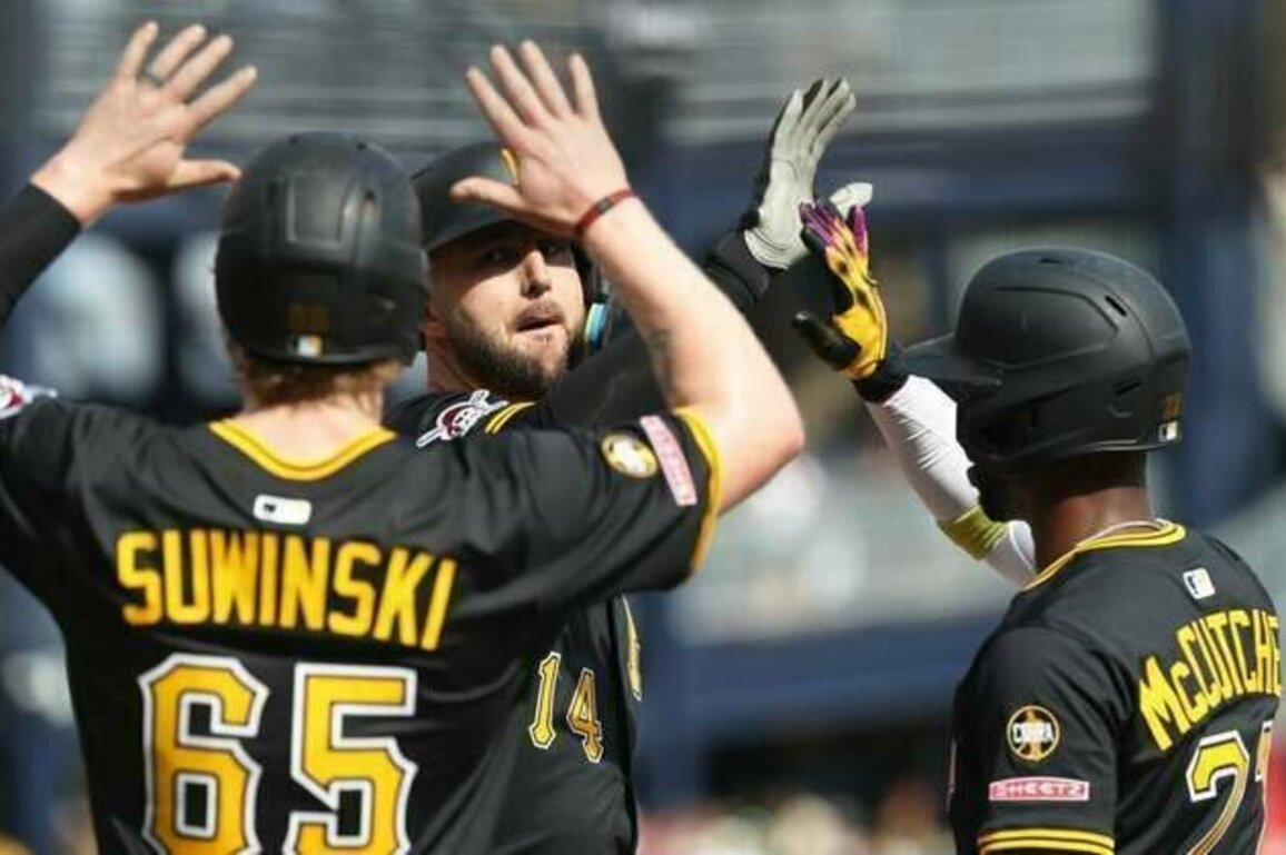 Pirates power up to rout Athletics in home finale