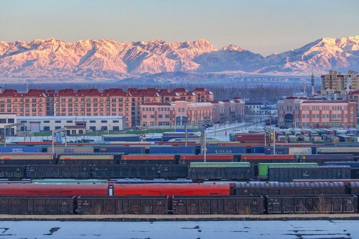 Major Xinjiang port handles over 4,000 China-Europe freight train trips in Jan-May