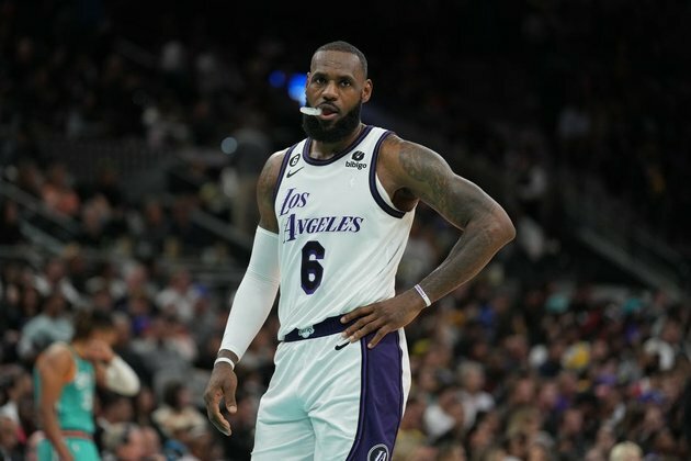 NBA roundup: LeBron returns to help power Lakers to win