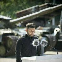 Zelensky knows hes losing  US senator