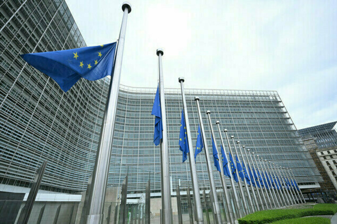 EU admits blackmailing Serbian leader over Moscow visit