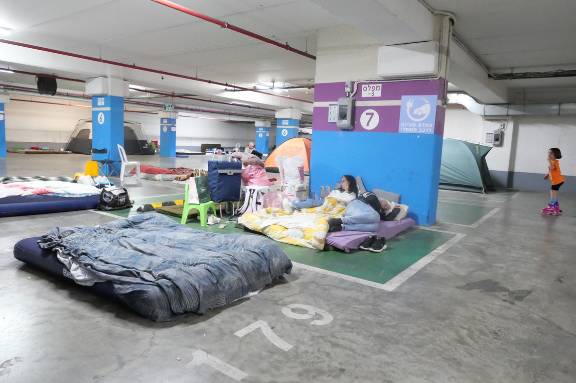 ISRAEL-RISHON LEZION-UNDERGROUND-DAILY LIFE