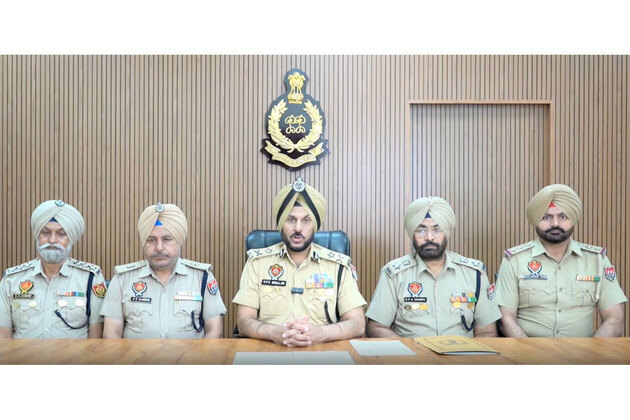 Punjab: Amritsar police bust drug racket, 2 held with 4.13 Kg heroin