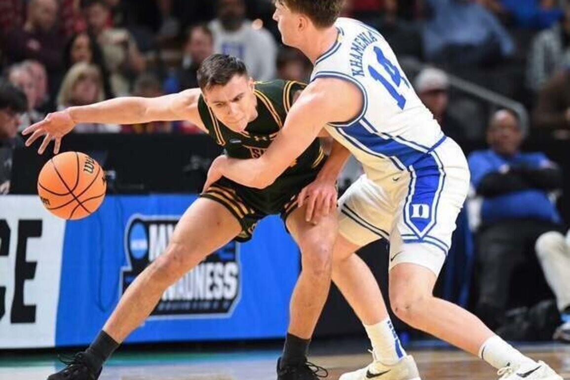 Duke survives Siena's potential 16-1 upset with second-half surge