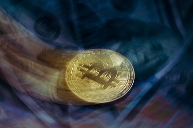 Omicron news triggers bloodbath in crypto market