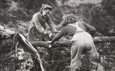 Defra honours thousands of Land Girls and Lumberjills who fought from the fields in WWII