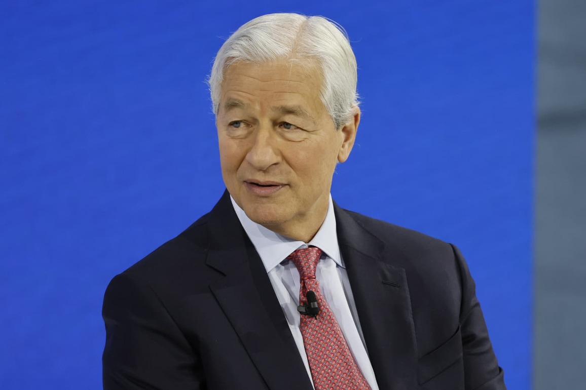JPMorgan Chase tops quarterly expectations as Dimon says U.S. economy faces considerable turbulence