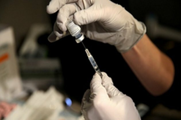 Pakistan administers only one Covid shot per hundred people