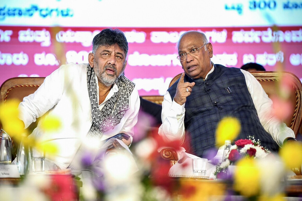 "Time will tell everything": DK Shivakumar after meeting Rahul Gandhi, Kharge in Delhi