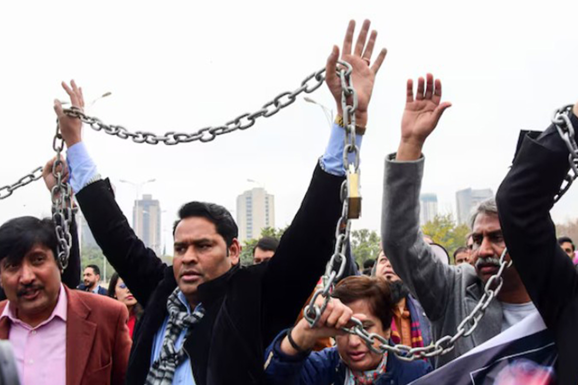 International Federation of Journalists slams growing crisis faced by journalists in Pakistan
