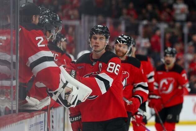 Flyers, Devils both focused on reaching playoffs in crowded Metro