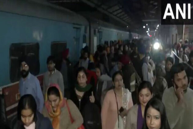 Delhi stampede caused by confusion over train announcements, say Delhi Police