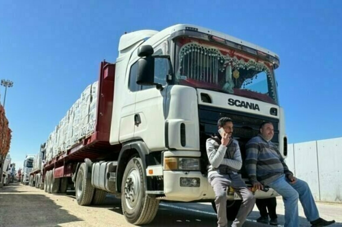 Israel blocks aid into Gaza as ceasefire standoff escalates