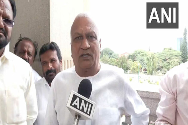 Make rule to push files in time: Congress' Raju Kage flags delays in administrative works