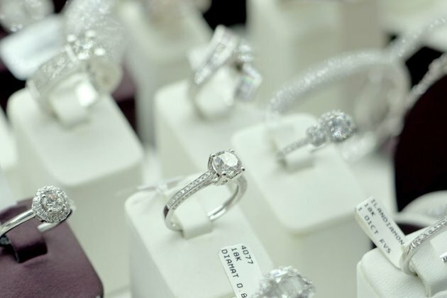 EU country refuses to shun Russian diamonds Guardian