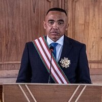 Madagascar president dissolves government