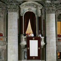 A new pope's first appearance on St. Peter's balcony is rich with symbols - and Francis' decision to rein in the pomp spoke volumes