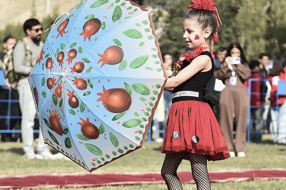 AZERBAIJAN-GOYCHAY-NAR BAYRAMI-POMEGRANATE FESTIVAL
