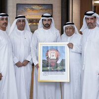 Hamdan bin Mohammed receives UAE Hot Air Balloon Team