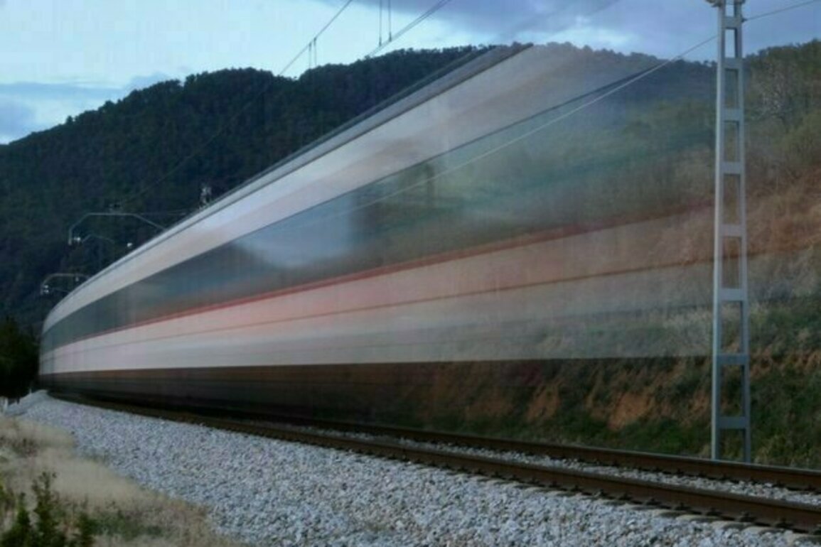 Build Clean Power Grid, High-Speed Rail Network to Boost Self-Reliance, Local Leaders Tell Federal Parties
