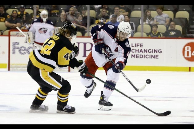 Penguins D Taylor Fedun signs two-year, two-way deal