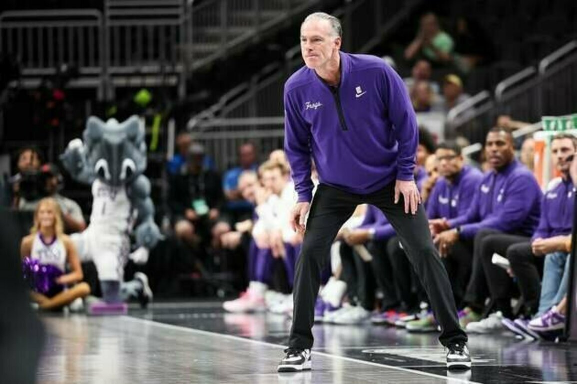 TCU holds off Wisconsin to win Rady Children's Invitational