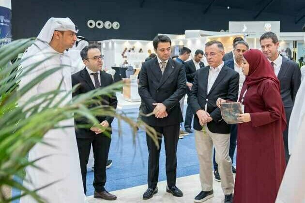 Delegation of ambassadors accredited to UAE visits 21st Liwa Date Festival