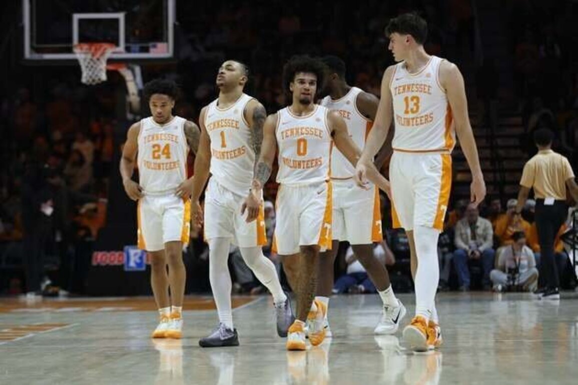 No. 18 Arkansas, No. 19 Tennessee set to open SEC 'storm'