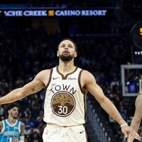 Eight Warriors score at least 10 points in win over Hornets