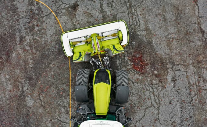 Claas reveals swivelling front linkage for use with mowers