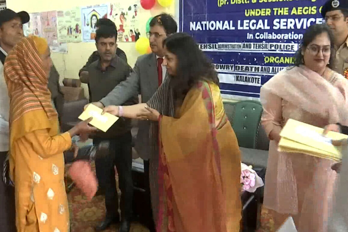 J-K: Rajouri conducts awareness campaign focused on eradication of dowry system, social evils
