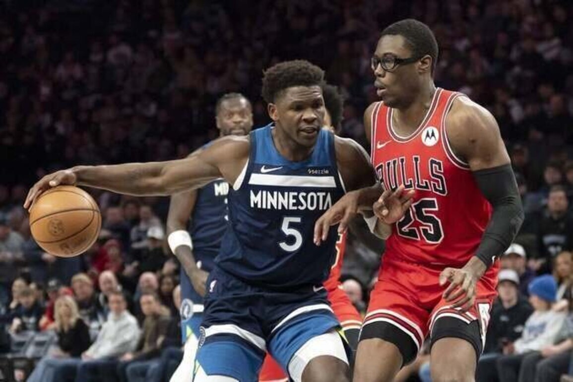 Coby White, Bulls finish strong to extend Timberwolves' losing streak