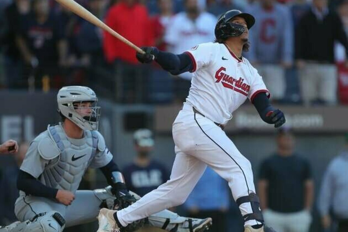 Guardians explode with five-run 8th to force Game 3