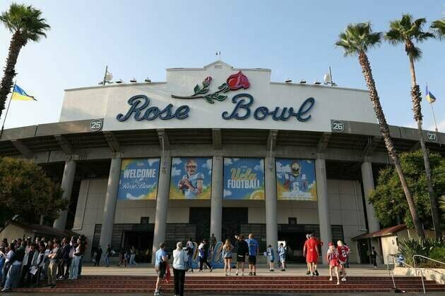 Report: Rose Bowl, city sue UCLA over SoFi games plan
