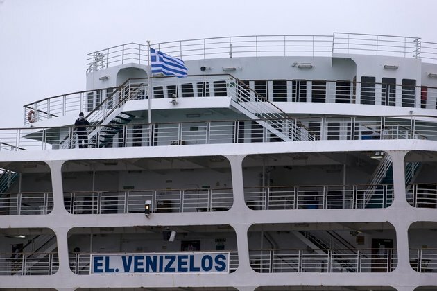 Greece&#039;s Piraeus port welcomes first cruise ship to restart operations