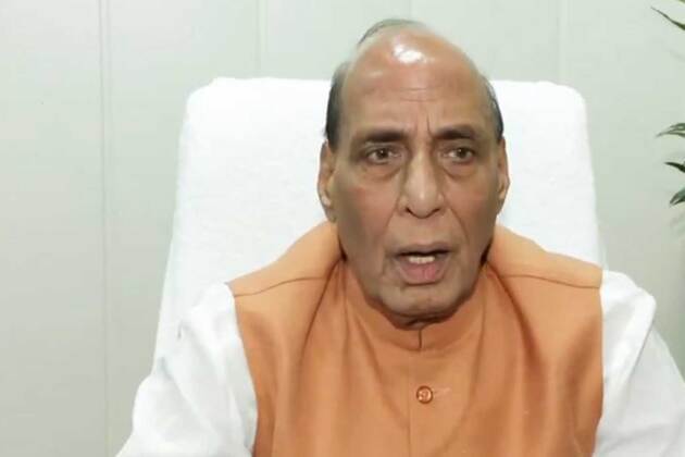 "How can Congress claim legacy of its great leaders...": Rajnath Singh slams Rahul Gandhi for "petty" remarks