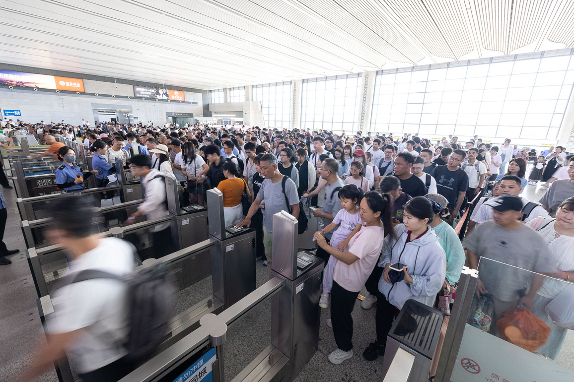 #CHINA-SUMMER TRAVEL SEASON-NEW TRAIN SCHEDULE (CN)