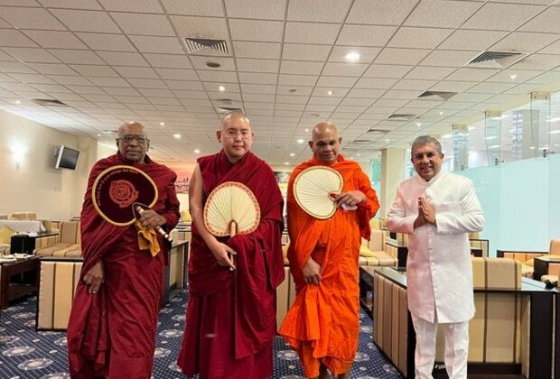 Ling Rinpoche, reincarnation of the teacher of Dalai Lama reaches Sri Lanka