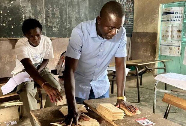 Count begins in Senegal&#039;s landmark vote to decide next president