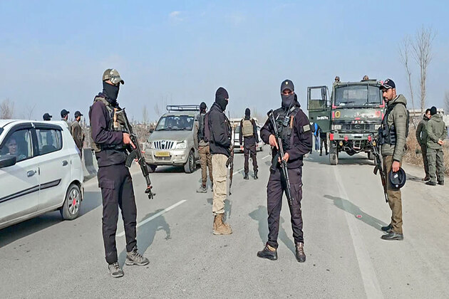 J-K: Two balloons with US, Pak currencies found near LoC in Akhnoor; probe underway