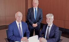  L-R: Gold Road MD& CEO Ian Murray MD & CEO, chairman Tim Netscher and incoming MD & CEO Duncan Gibbs