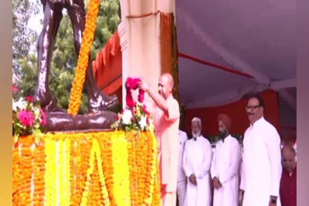 UP CM Yogi Adityanath pays floral tributes to Mahatma Gandhi, Lal Bahadur Shastri on birth anniversary