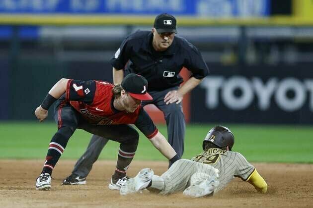 Padres' playoff quest continues vs. White Sox as division title hopes diminish