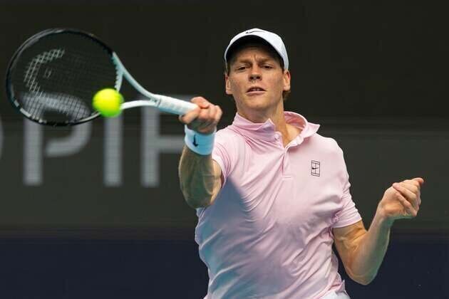 Jannik Sinner's win streak reaches 20 as he cruises to Madrid QFs