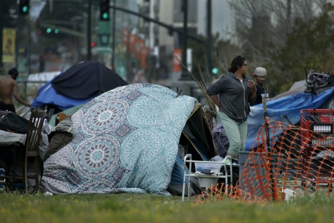 As few as 1 in 10 homeless people vote in elections - here&#039;s why