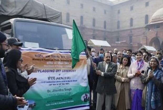 Centre distributes clothes to underprivileged sections in Delhi under 'Sanchay' initiative