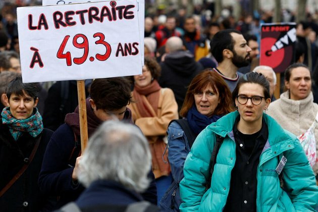 Uncertainty as French parliament casts final vote on pension reform