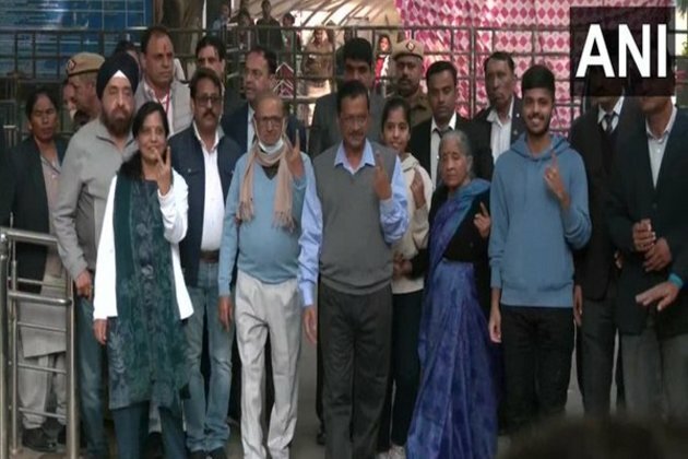 "Don't vote for those who are corrupt...", says Delhi CM Arvind Kejriwal after he casts vote